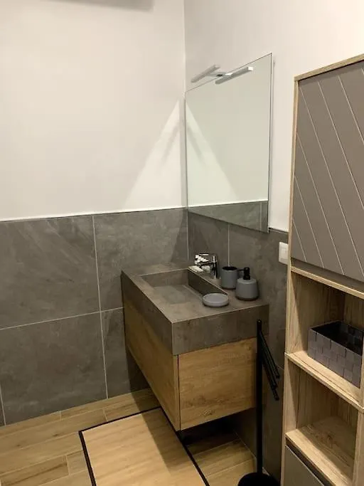 Appartamento Con Terrazzo Sui Tetti Milanesi イタリア