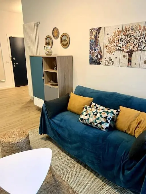 Appartamento Con Terrazzo Sui Tetti Milanesi 0*, ミラノ